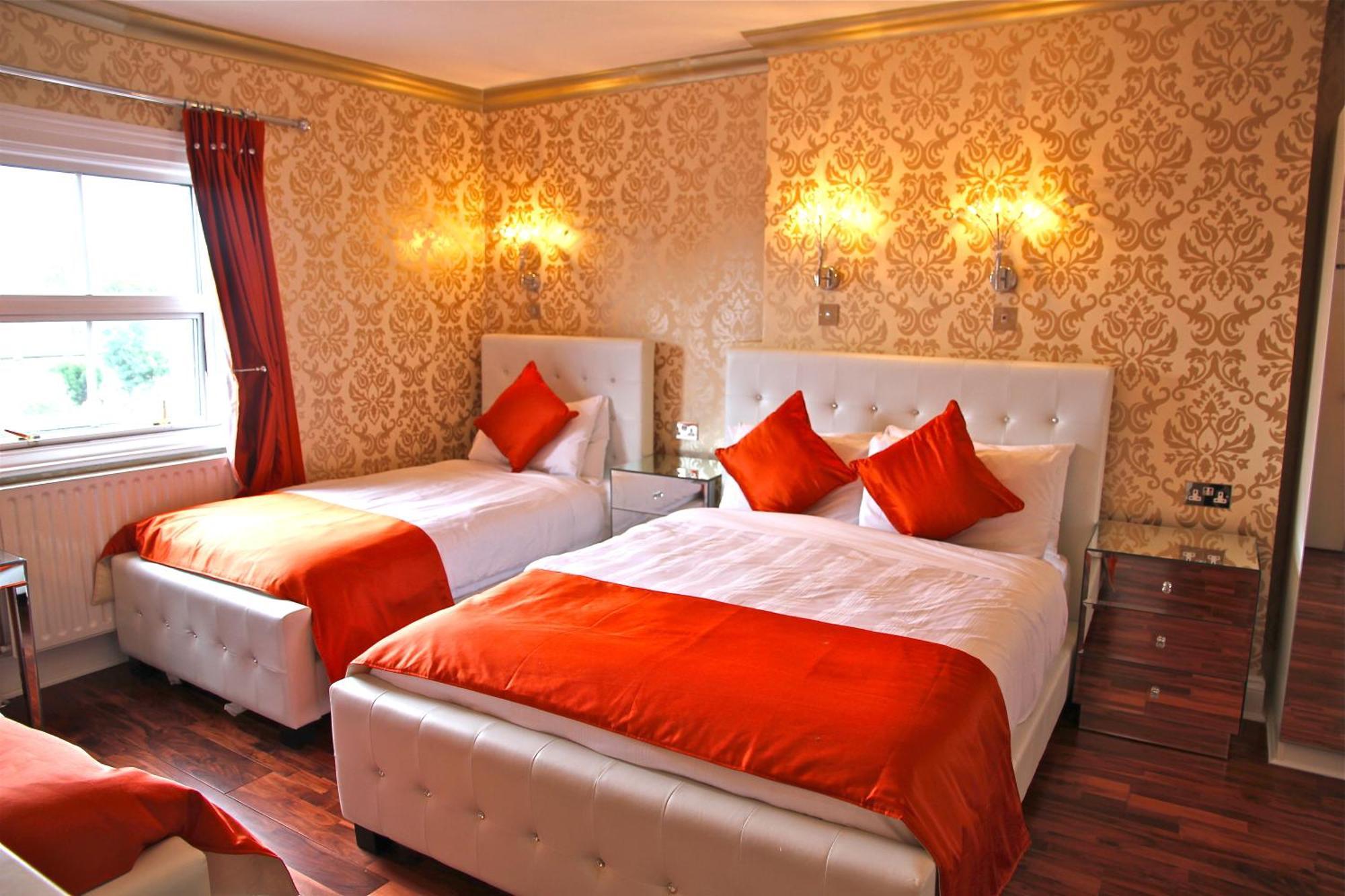 Crompton Guest House Гаунслоу Екстер'єр фото